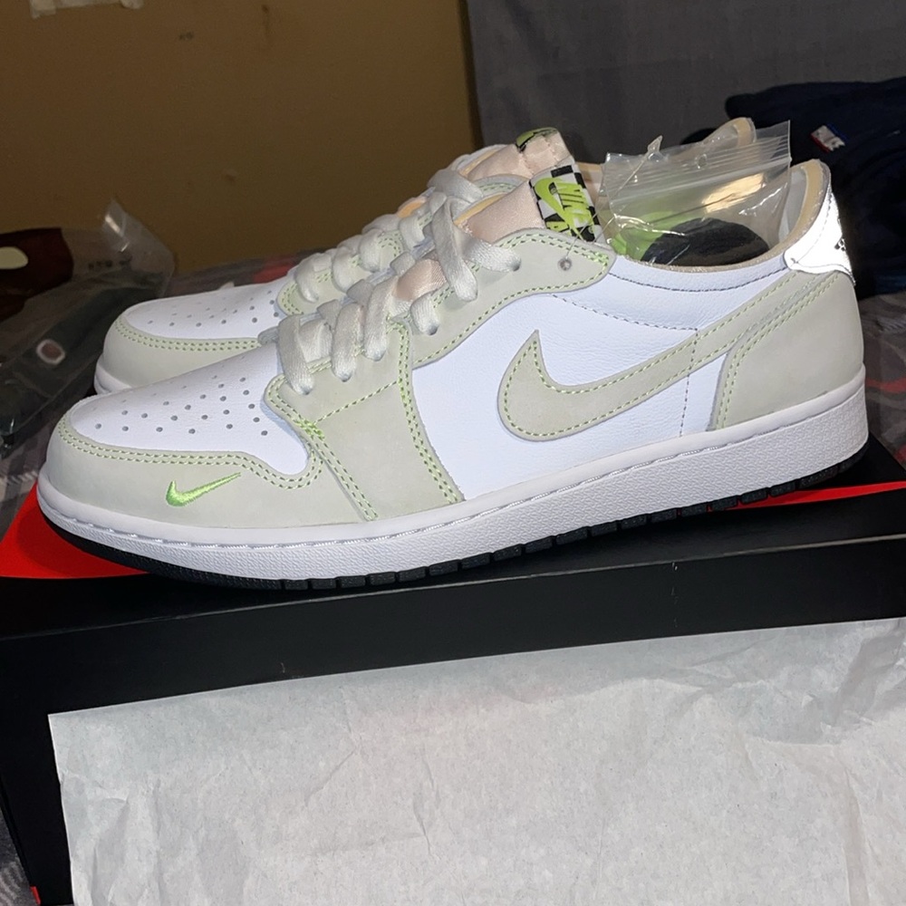 Air Jordan 1 Retro Low OG Ghost Green 1985 reissue Size 10